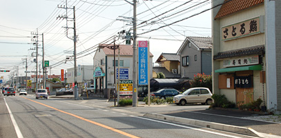 ピンクとブルーの看板